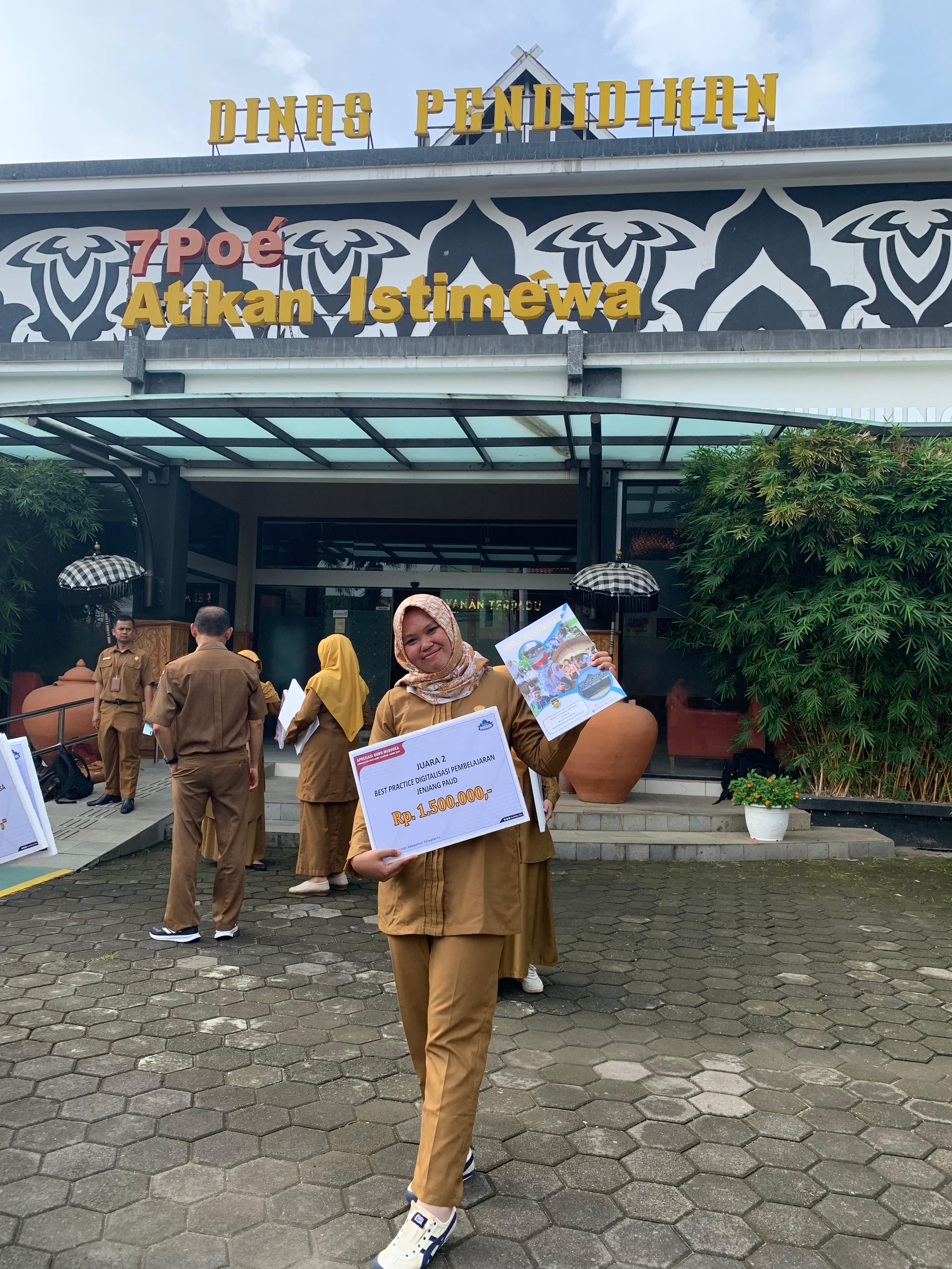 Juara 2 Best Practice Digitalisasi Pembelajaran Apresiasi Guru Merdeka 